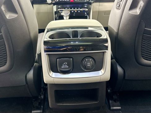Used 2023 Kia Carnival SX Prestige FWD image 32