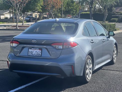 Used 2020 Toyota Corolla LE image 4
