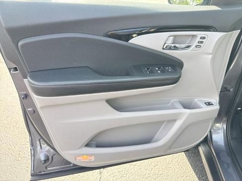Used 2019 Honda Pilot Touring image 23