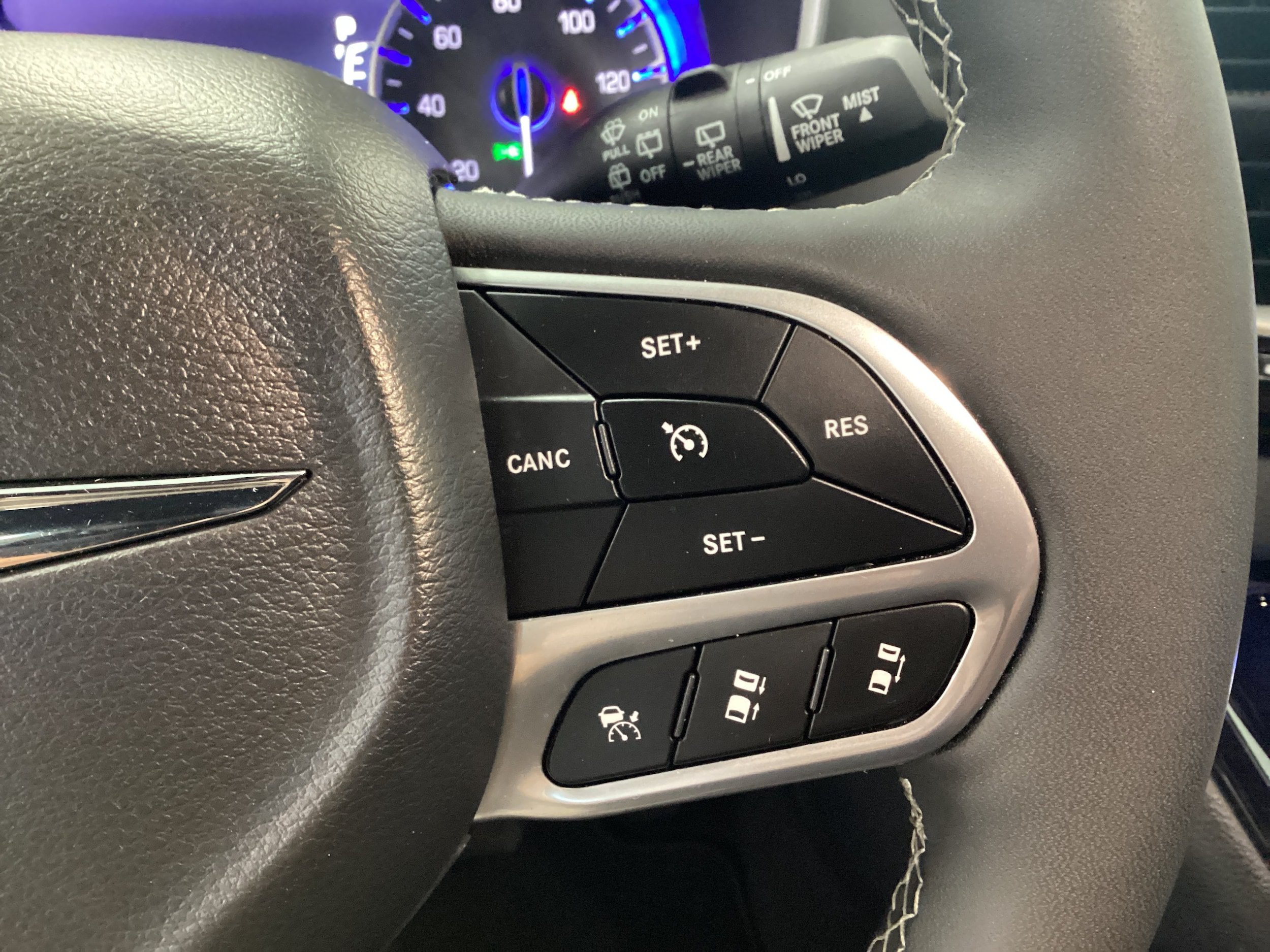 Used 2026 Chrysler Pacifica Select FWD image 23