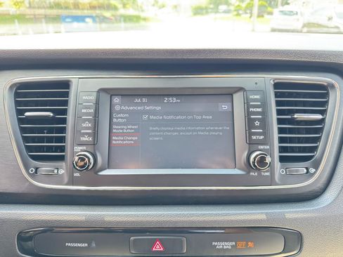 Used 2019 Kia Sedona L FWD image 66