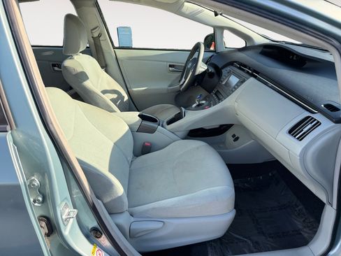 Used 2014 Toyota Prius Four image 19