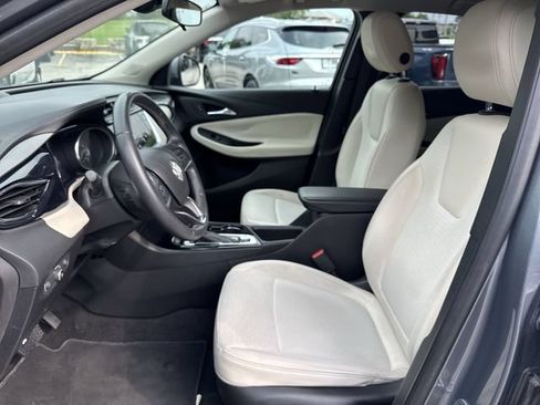 Used 2022 Buick Encore GX Preferred w/ Cold Weather Comfort Package FWD image 18
