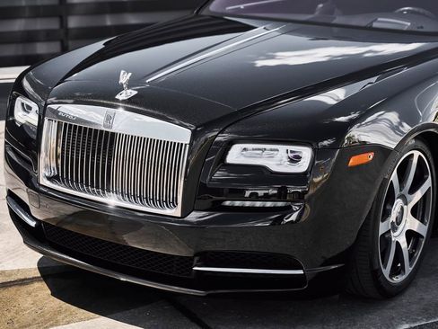 Used 2018 Rolls-Royce Dawn RWD image 6