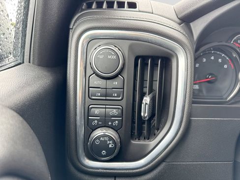 Used 2022 Chevrolet Silverado 1500 LT Trail Boss w/ Bed Protection Package AWD/4WD image 32