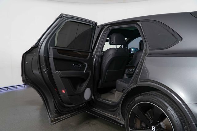 Used 2018 Bentley Bentayga AWD/4WD image 14