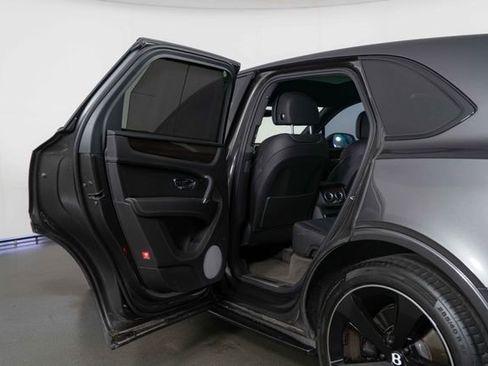 Used 2018 Bentley Bentayga AWD/4WD image 14