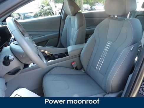 Certified 2025 Hyundai Elantra SEL FWD image 10