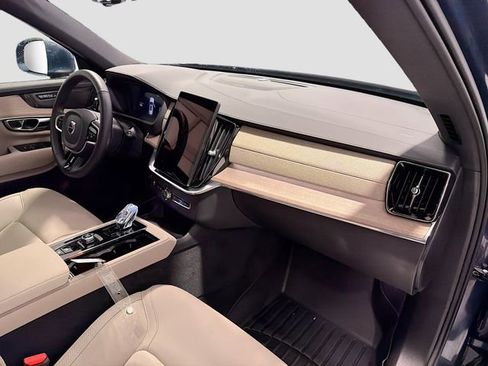 Used 2025 Volvo XC90 T8 Plus w/ Protection Package Premier image 27