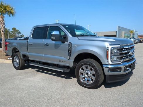 Used 2024 Ford F250 Lariat w/ Chrome Package image 2