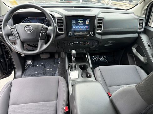 Used 2024 Nissan Frontier SV w/ SV Convenience Package image 14
