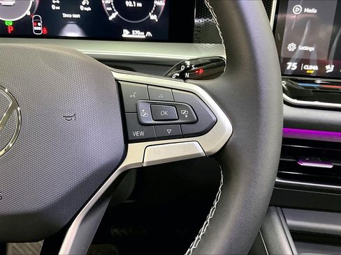 New 2026 Volkswagen Tiguan SE image 18