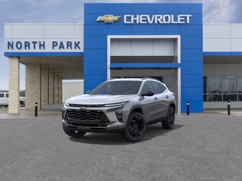 New 2026 Chevrolet Trax ACTIV w/ Sunroof Package FWD image 8