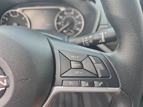 Used 2025 Nissan Altima 2.5 SV FWD image 18