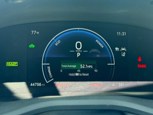 Used 2025 Toyota Camry SE FWD image 28