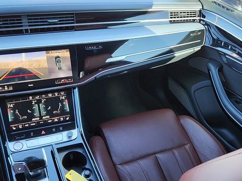 Used 2020 Audi S8 L image 6