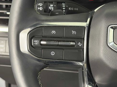 Used 2024 GMC Acadia Denali FWD image 27