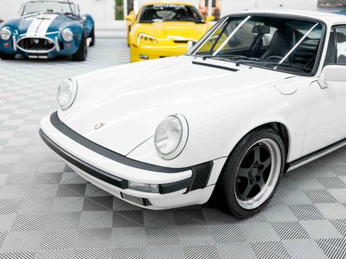 Used 1987 Porsche 911 Carrera RWD image 11