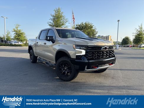 Used 2022 Chevrolet Silverado 1500 ZR2 w/ Technology Package AWD/4WD image 1