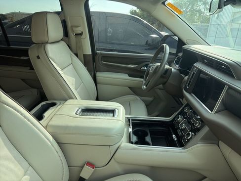 Used 2022 GMC Yukon Denali image 9