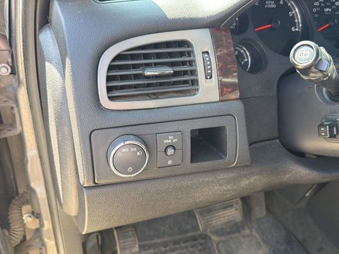 Used 2011 GMC Yukon XL Denali AWD/4WD image 9