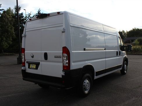 Used 2023 RAM ProMaster 2500 FWD image 4