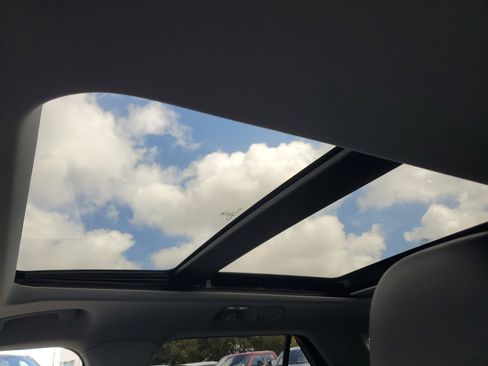 Used 2023 Ford Explorer XLT w/ Equipment Group 202A image 11