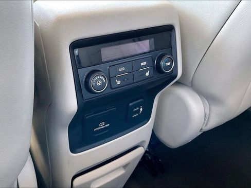 Certified 2018 GMC Acadia Denali w/ Technology Package AWD/4WD image 10