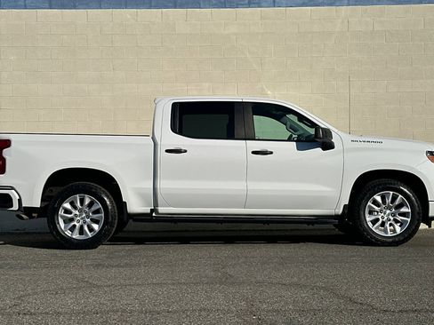 Certified 2022 Chevrolet Silverado 1500 Custom image 3