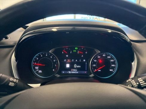 Used 2021 Chevrolet Traverse RS image 33