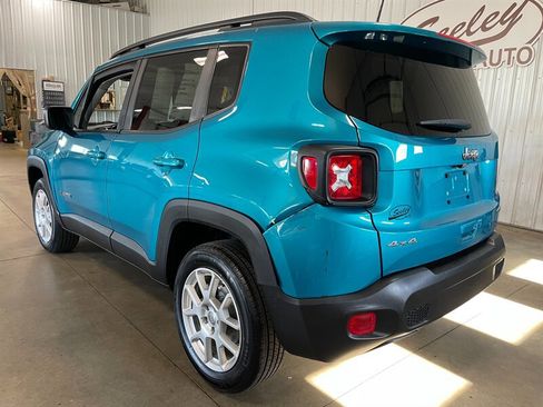 Used 2020 Jeep Renegade Latitude w/ Cold Weather Group AWD/4WD image 3