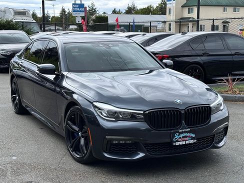 Used 2019 BMW 740i w/ Executive Package RWD image 32