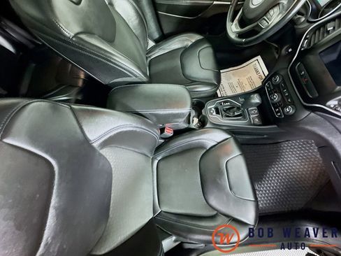 Used 2020 Jeep Cherokee Latitude Plus w/ Comfort/Convenience Group AWD/4WD image 31