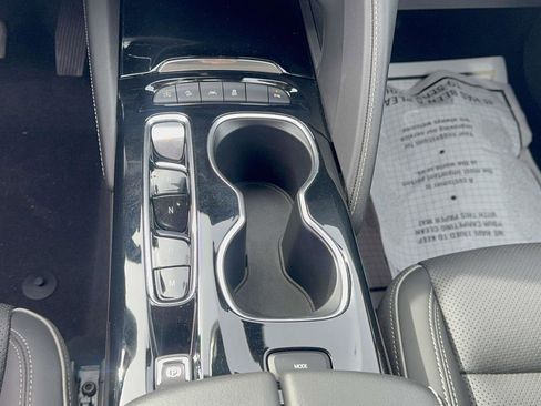 Used 2023 Buick Envision Essence image 16