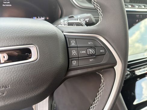 New 2026 Jeep Grand Cherokee Laredo w/ Trailer Tow Package image 30