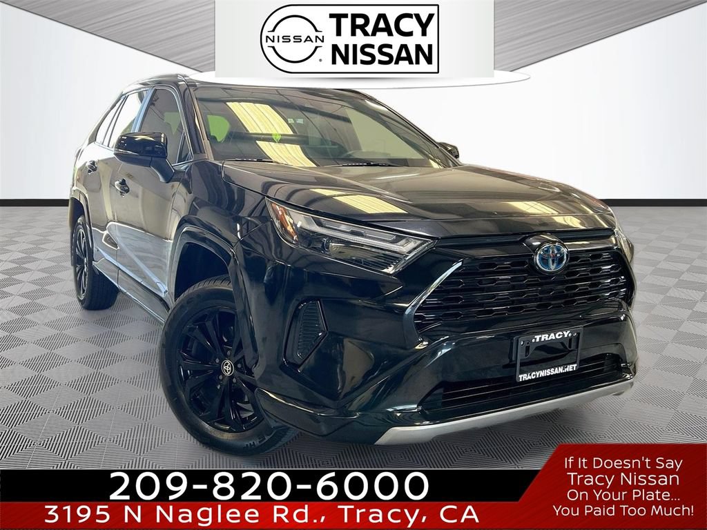 Used 2022 Toyota RAV4 SE w/ Convenience Package AWD/4WD image 1
