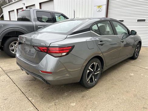 Used 2024 Nissan Sentra SV image 3