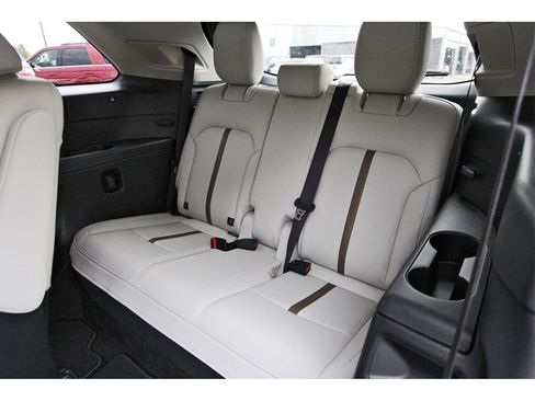 Certified 2025 MAZDA CX-90 3.3 Turbo w/ Premium Plus Pkg image 11