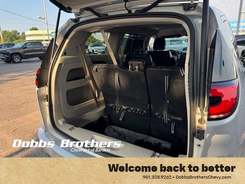 Used 2024 Chrysler Pacifica Touring-L FWD image 41