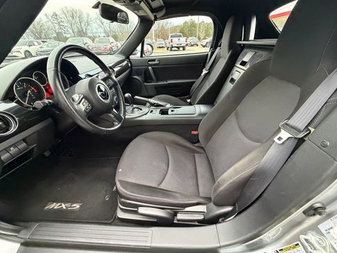 Used 2015 MAZDA MX-5 Miata Sport image 11