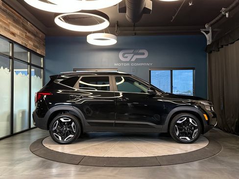 Used 2024 Kia Seltos SX AWD/4WD image 2