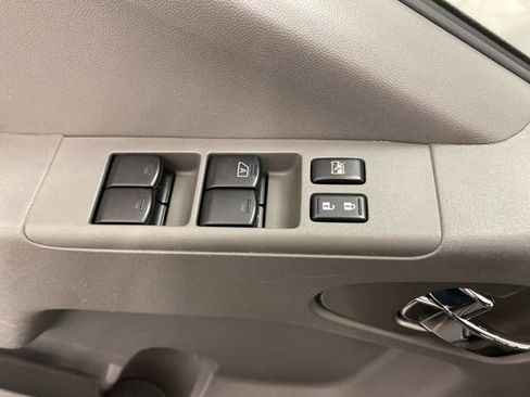 Used 2018 Nissan Frontier SV AWD/4WD image 22