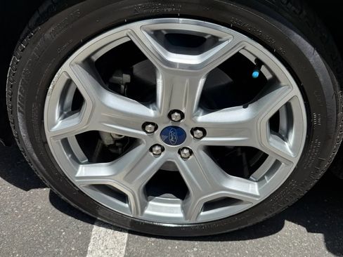 Used 2018 Ford Escape Titanium w/ Ford Safe & Smart Package FWD image 30
