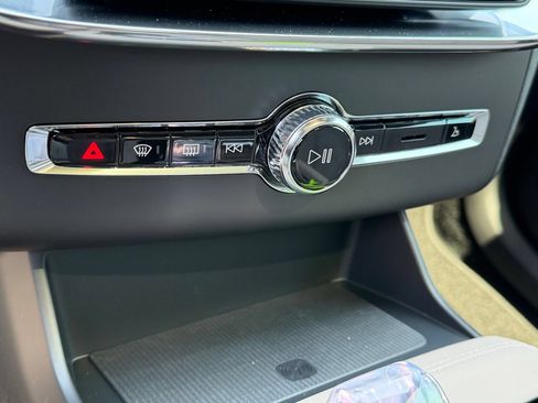 New 2026 Volvo XC90 B5 Core AWD/4WD image 14
