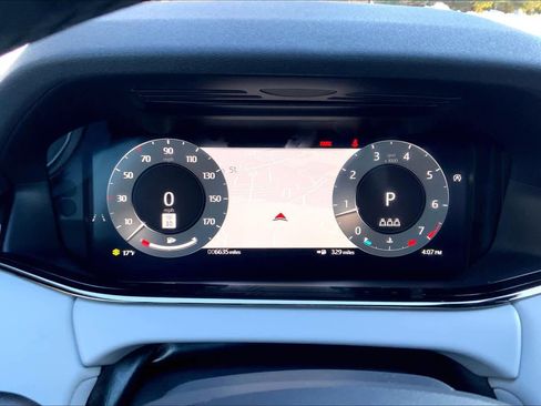 Certified 2026 Land Rover Range Rover Evoque Dynamic SE image 24