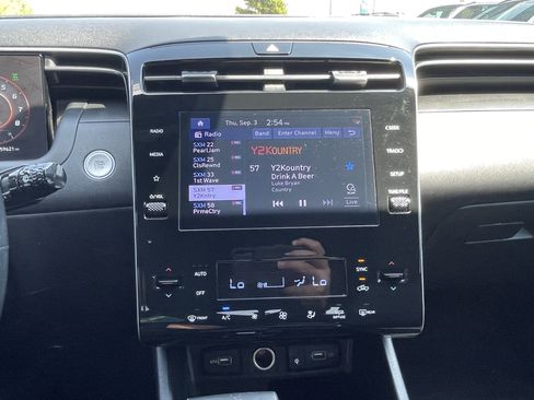 Used 2022 Hyundai Santa Cruz SEL Premium AWD/4WD image 26