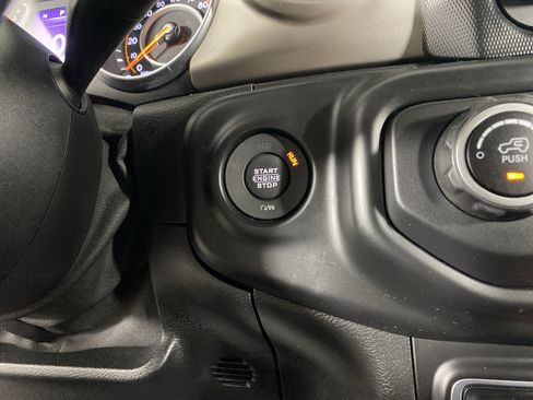 Used 2020 Jeep Wrangler Sport AWD/4WD image 24
