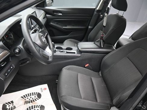 Used 2025 Nissan Altima 2.5 SV image 6