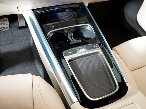 Certified 2026 Mercedes-Benz GLB 250 4MATIC image 24