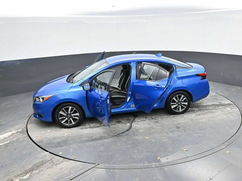 Used 2021 Nissan Versa SV image 41